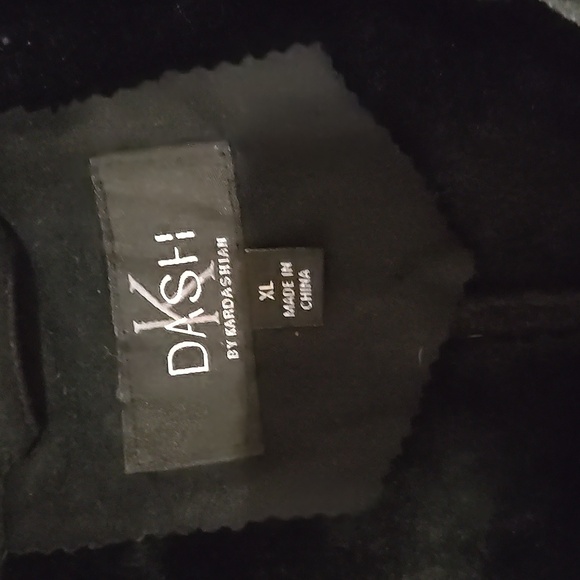 DASH BLACK FAUX FUR LINED VEST W FAUX FUR COLLAR. BY KARDASHIAN BAG 27 - Picture 2 of 5